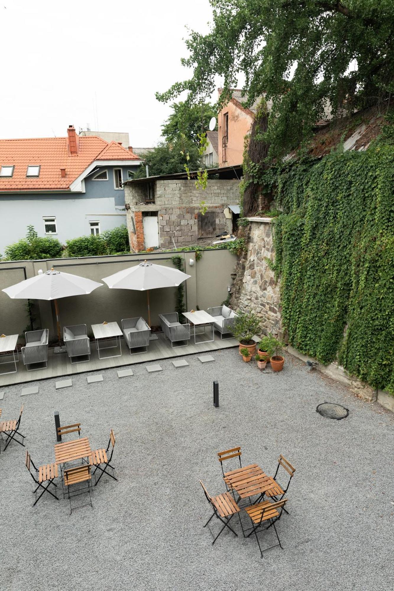 Hotel Laudon Uzhhorod Exterior photo